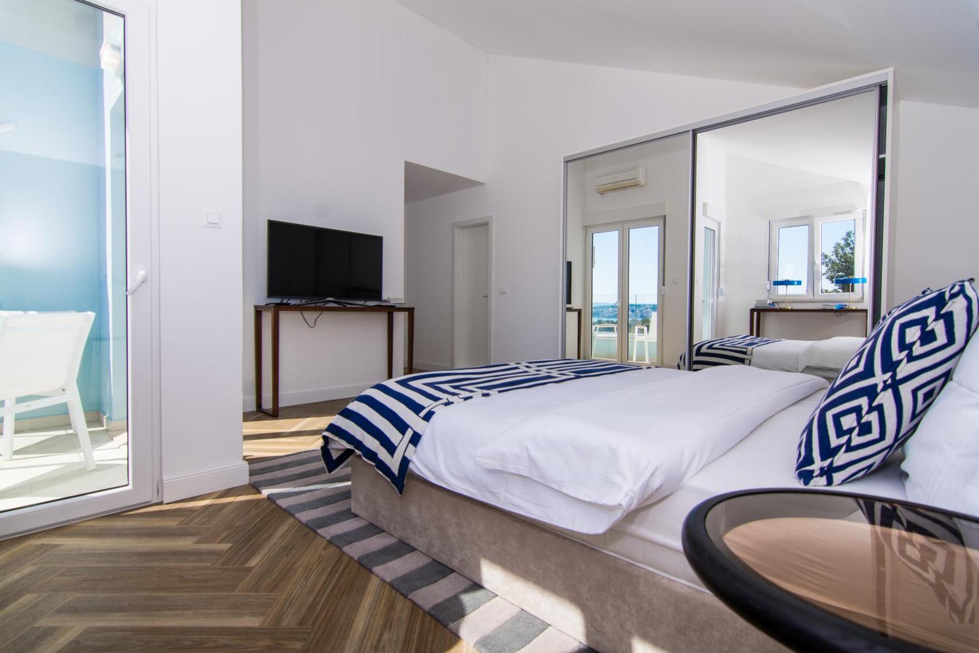 Seafront Luxury Apartments Fun Trogir Exterior photo