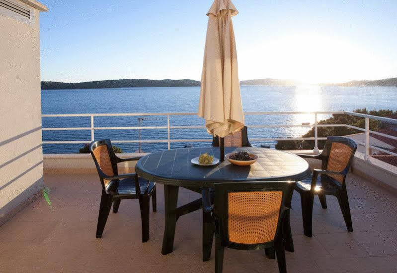 Seafront Luxury Apartments Fun Trogir Exterior photo