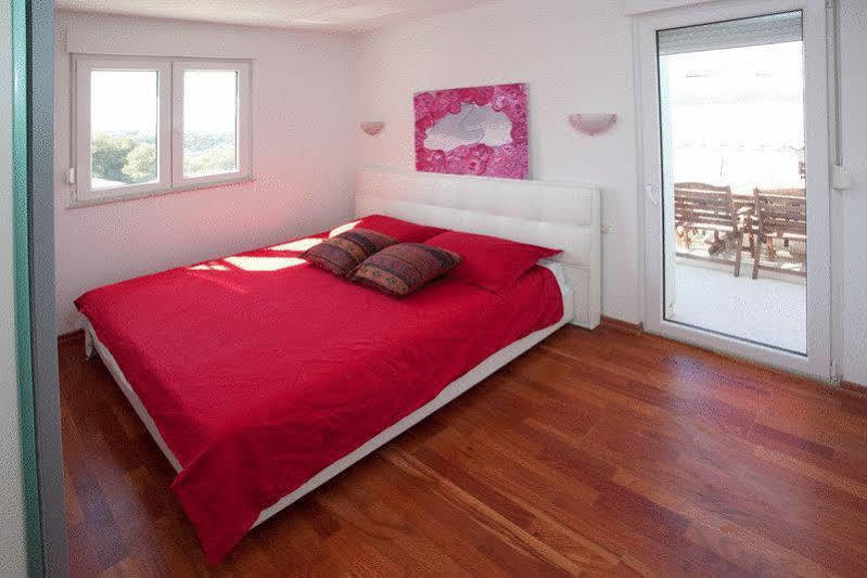 Seafront Luxury Apartments Fun Trogir Exterior photo